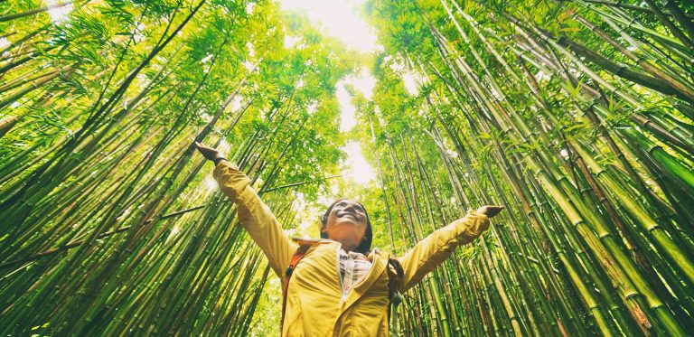 persona disfrutando del aire puro y la calidad de vida, gas natural, servicio público y eje cafetero